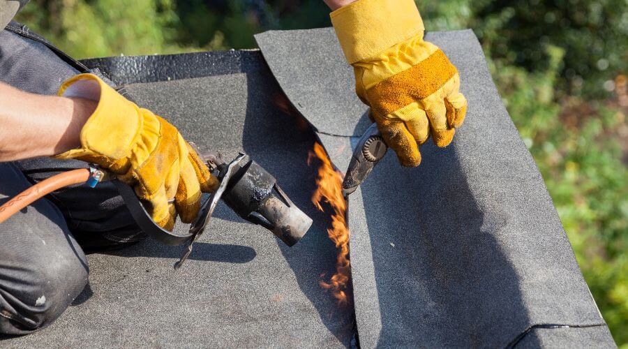 Professional gutter cleaning in Santa Monica, CA